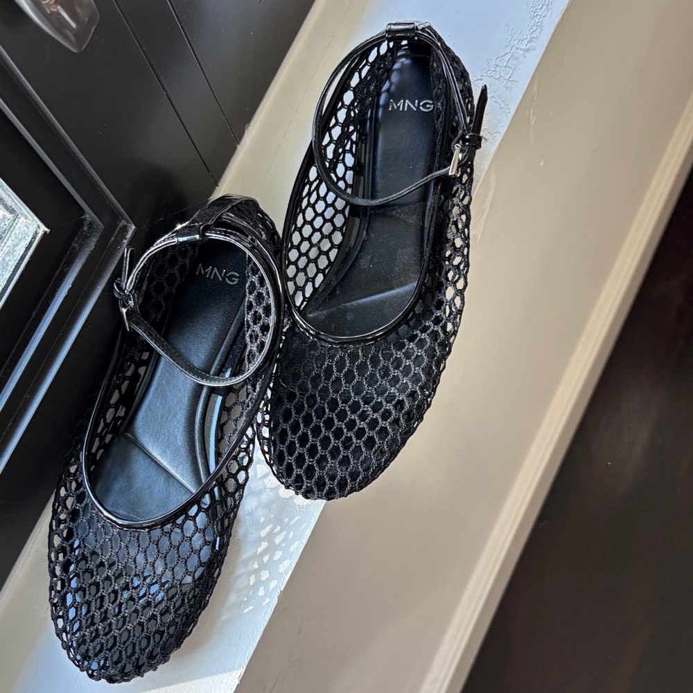 Mango Mesh flats